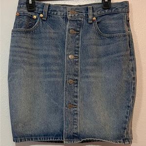 Levis Skirt, Size 29!
